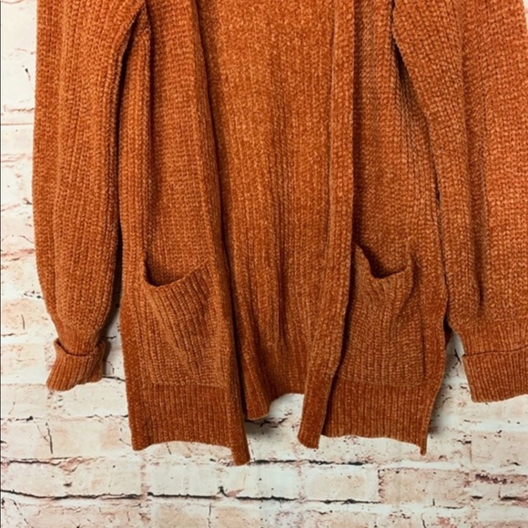 Urban Outfitters Cardigan - Picture 2 of 5
